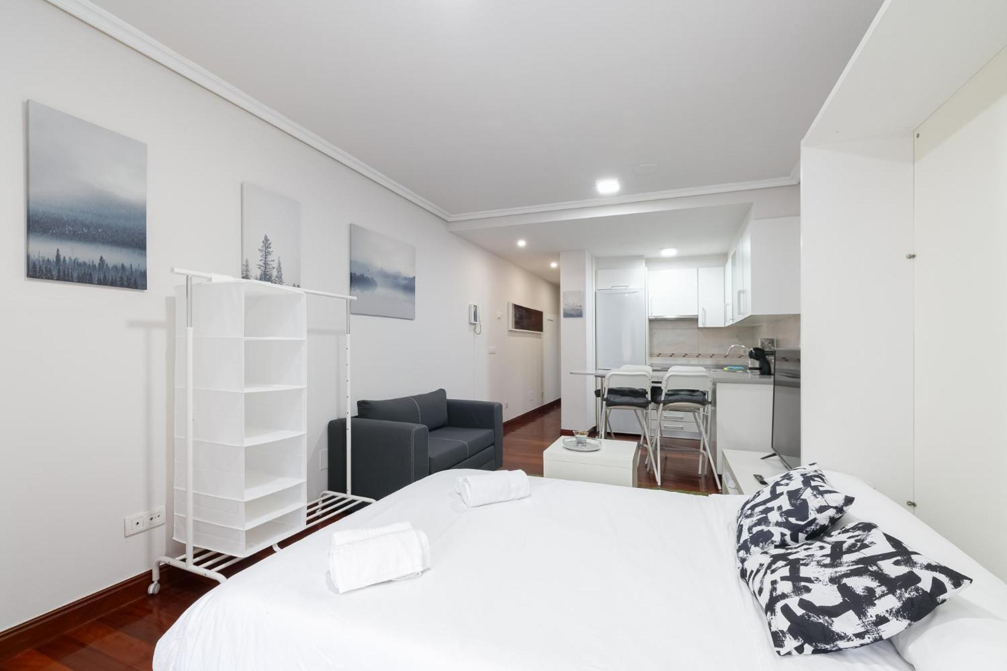 Estudio Moderno Con Parking By Cabana Rentals Виго Экстерьер фото